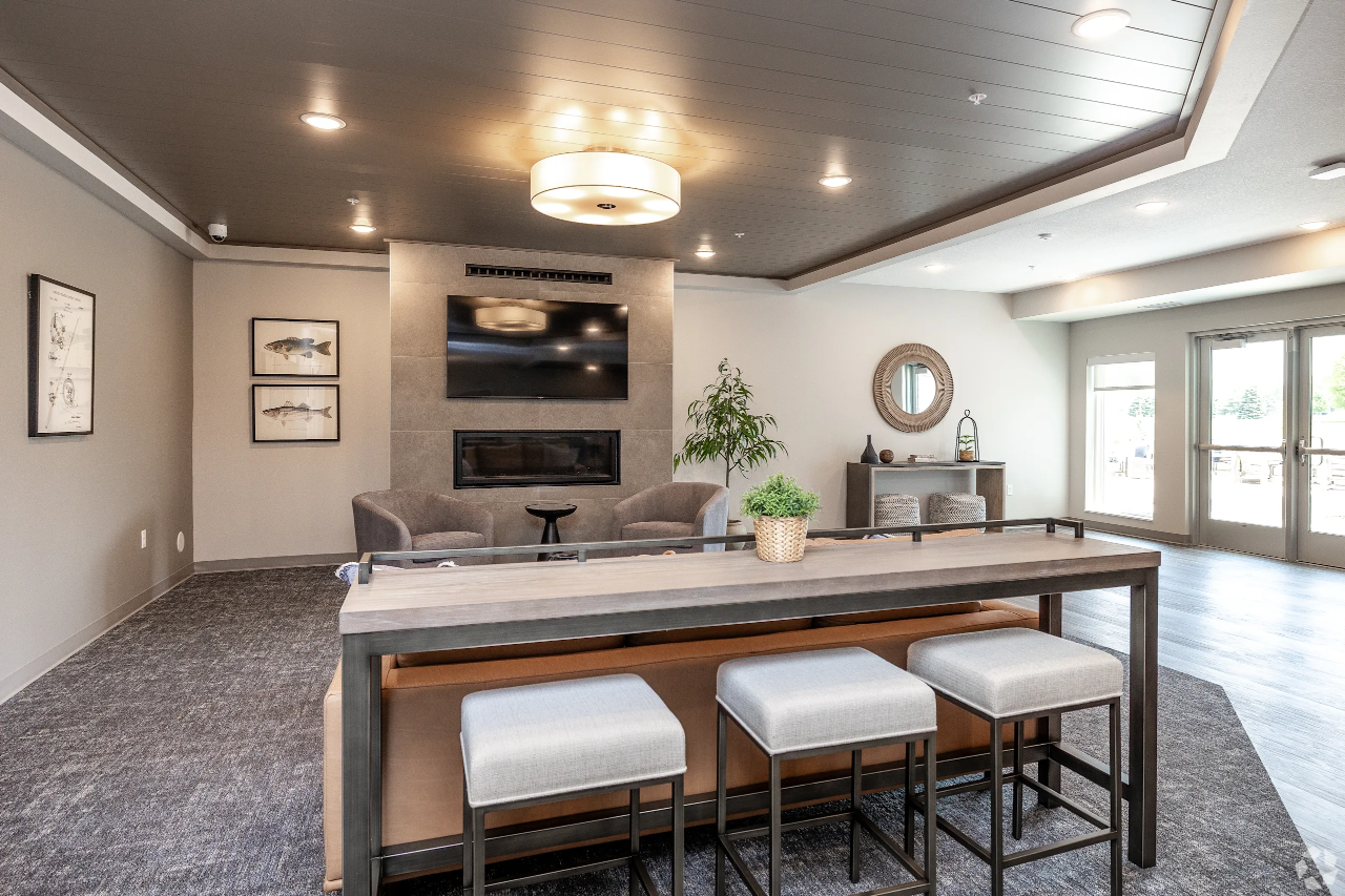 jade-community-room-1